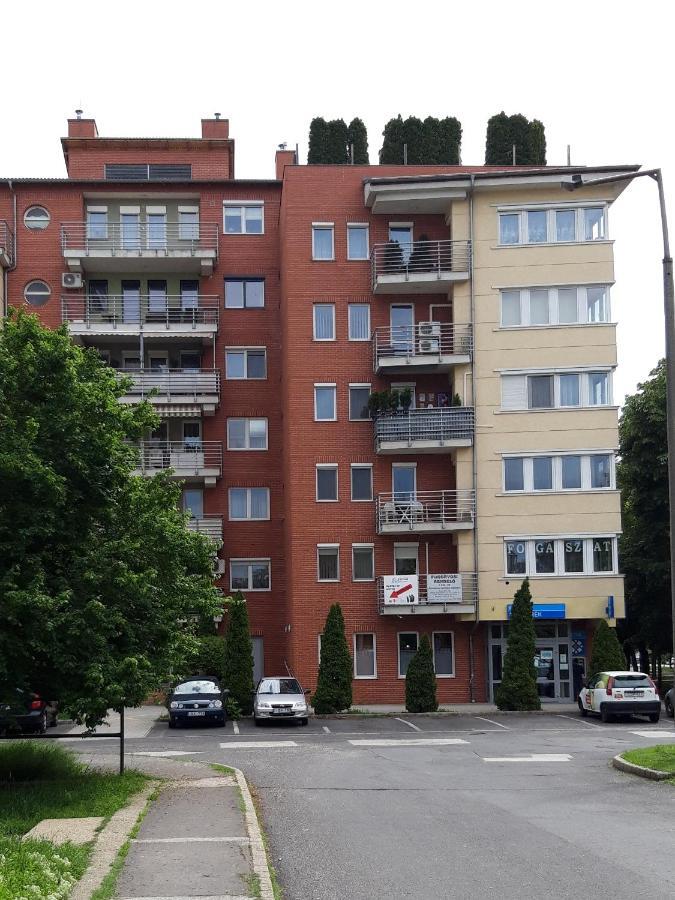 Voeroesmarty Apartman Miskolc - Belvaros - Downtown Exterior foto